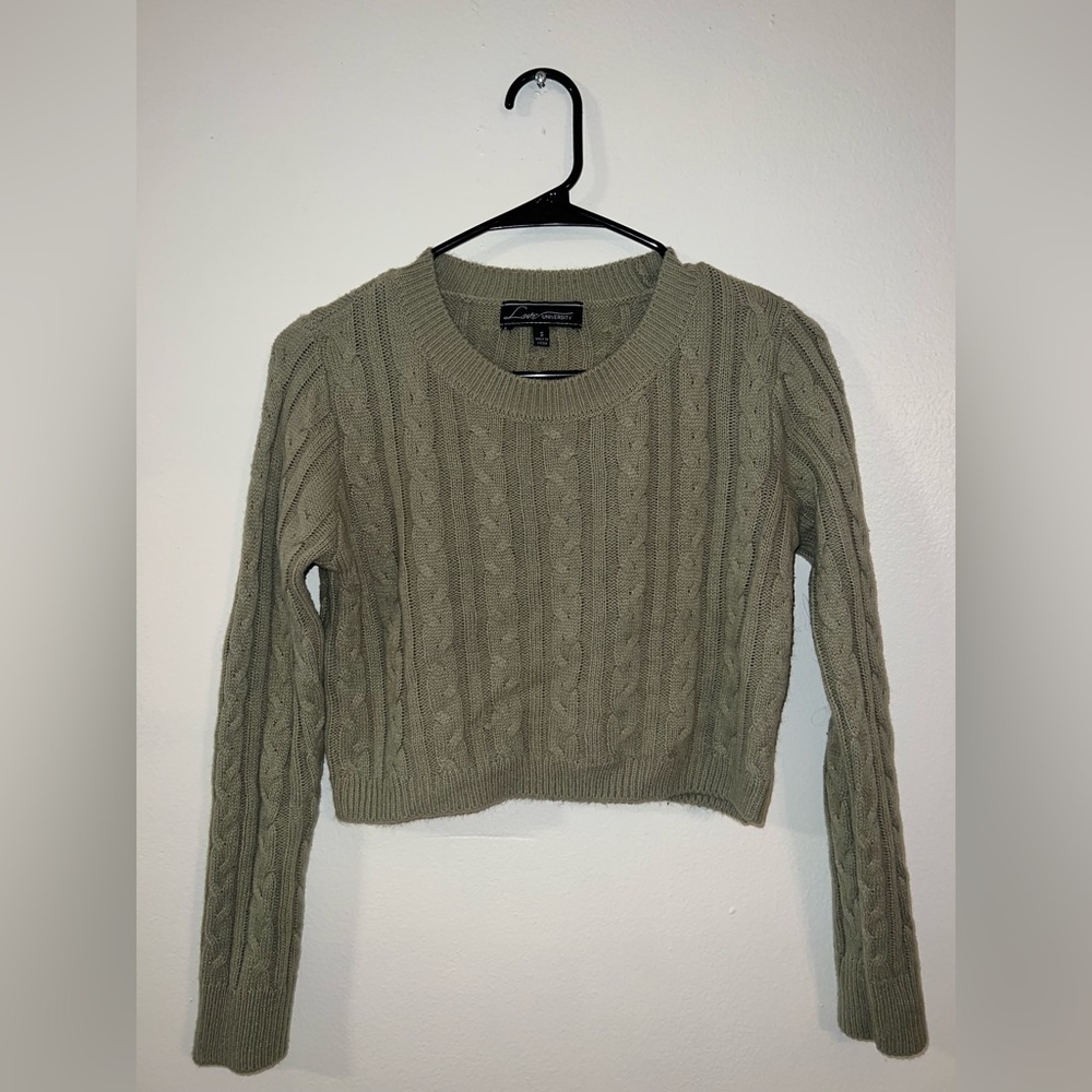 Low cropped olive sweater not to hot, but keeps you warm if your cold